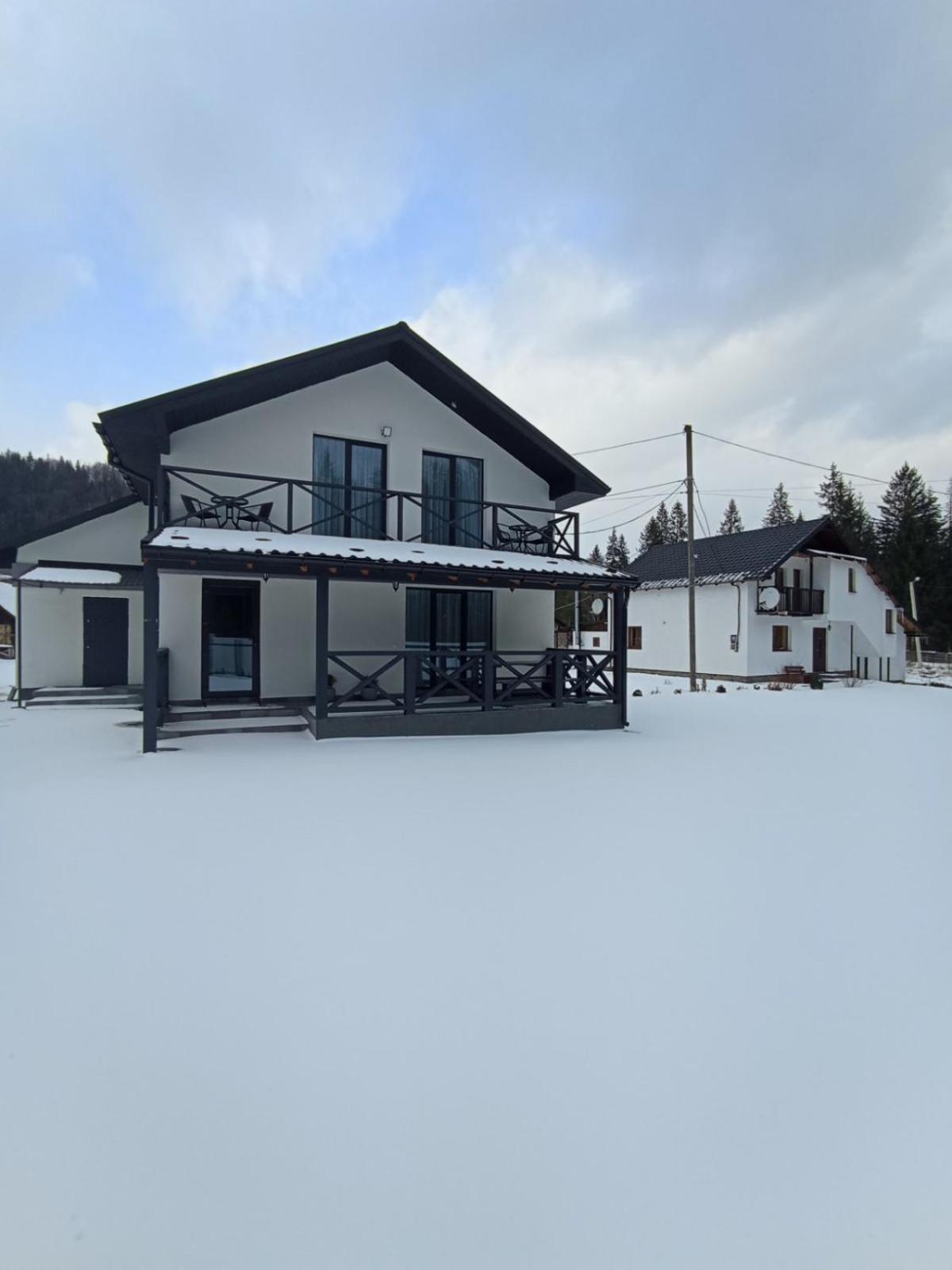 U Anastasii I Sofii Bilya Richki Guest House Mykulychyn Bilik gambar