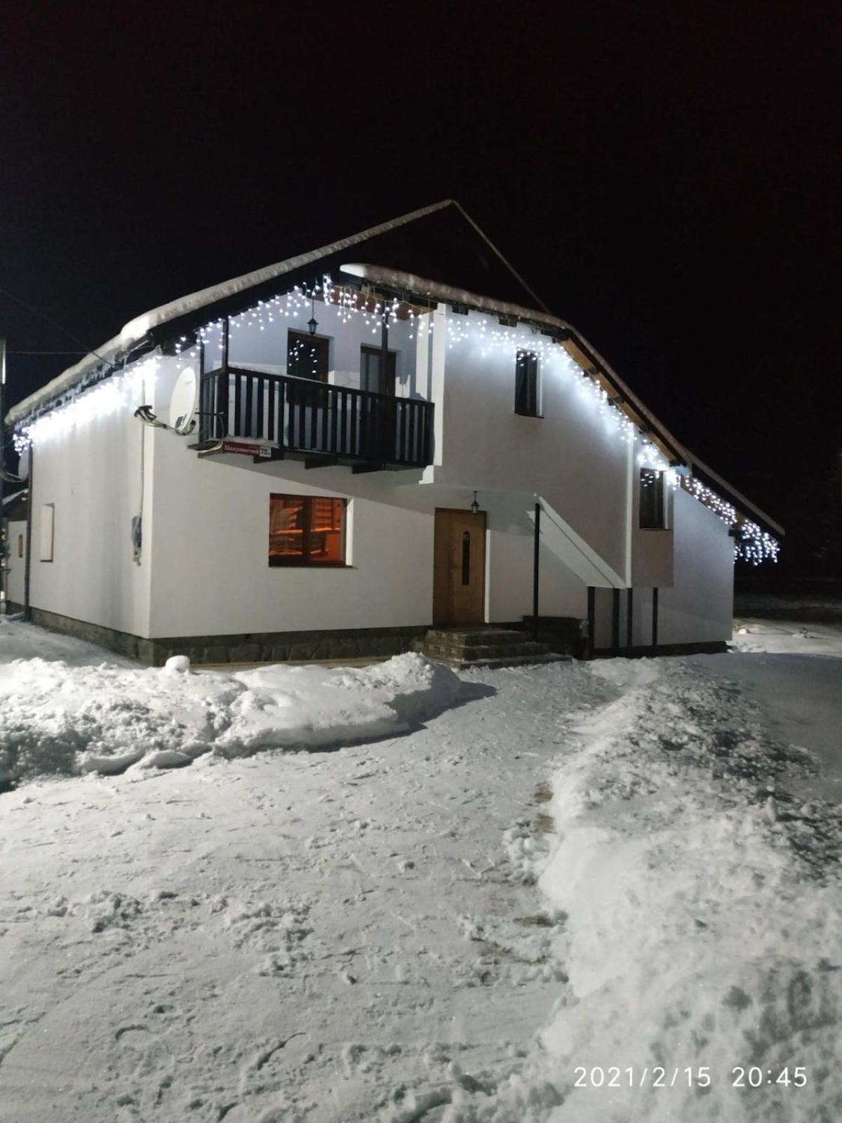 U Anastasii I Sofii Bilya Richki Guest House Mykulychyn Bilik gambar