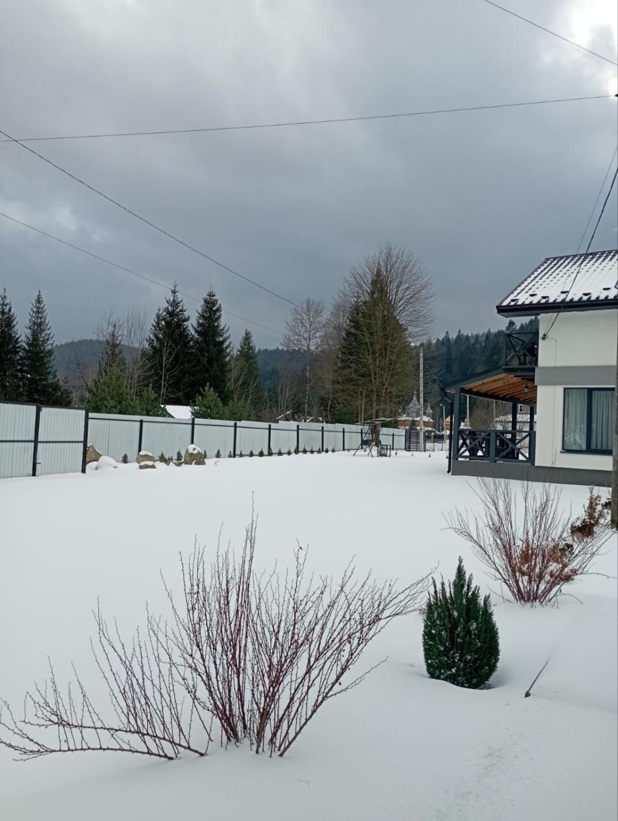 U Anastasii I Sofii Bilya Richki Guest House Mykulychyn Bilik gambar
