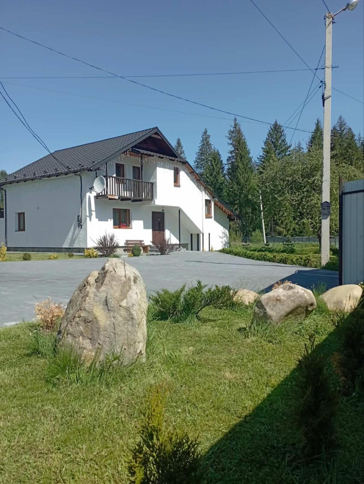 U Anastasii I Sofii Bilya Richki Guest House Mykulychyn Bilik gambar