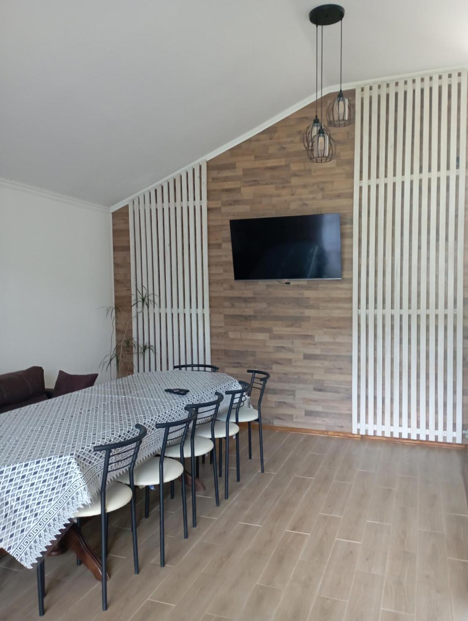 U Anastasii I Sofii Bilya Richki Guest House Mykulychyn Bilik gambar